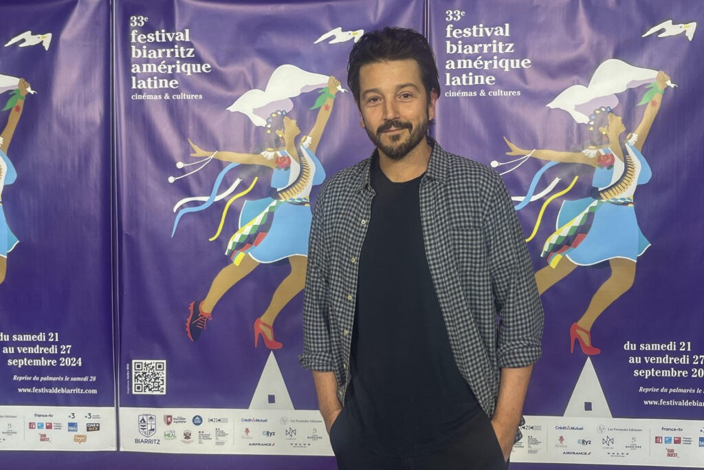 Diego Luna afirma que "es responsabilidad de todos proteger el periodismo en México"