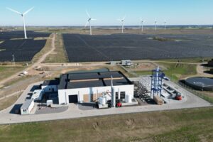 Dinamarca ha conseguido fabricar amoniaco por primera vez de forma directa con energía eólica y solar