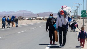 Diputados chilenos piden cierre de frontera para evitar nueva oleada de migrantes venezolanos - AlbertoNews