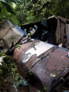 Dos adultos y tres niños fallecieron tras el vuelco de un autobús en Caripe | Diario El Luchador
