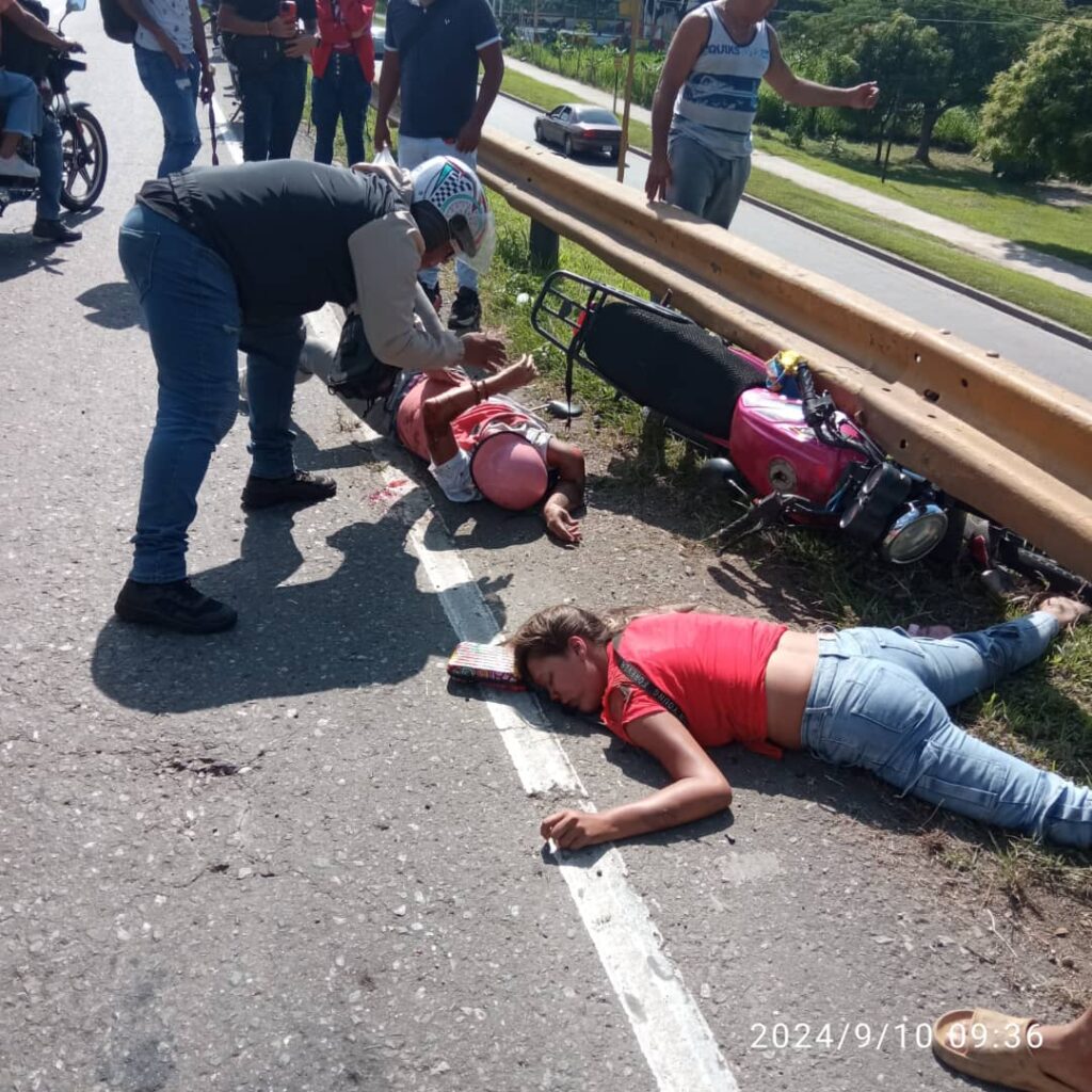 Dos motorizadas heridas al derrapar en Autopista Sur de Valencia