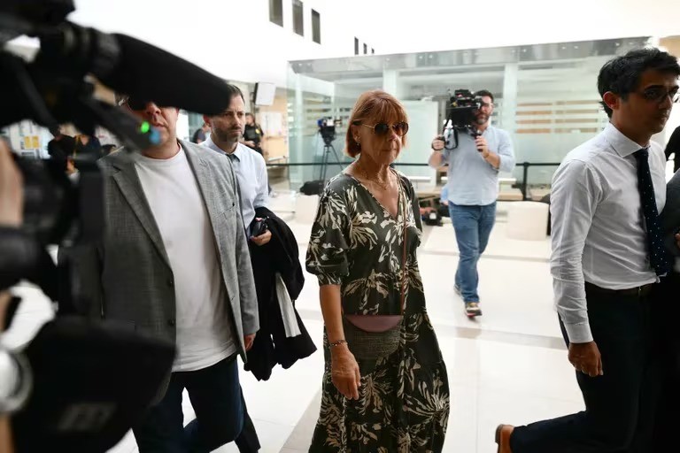 Drogaba a su esposa para que otros la violaran: comenzó el juicio contra 51 hombres por el escalofriante caso que conmociona Francia - AlbertoNews