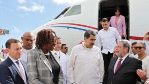EEUU se apropia de avión donde viajó Maduro. González pide liberar a niños aún detenidos.