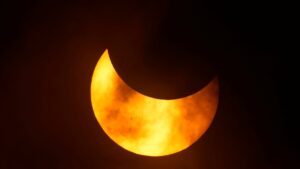 Eclipse solar de "anillo de fuego" deslumbrará en octubre partes de Sudamérica y el Pacífico