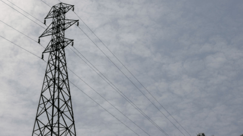 Ecuador restablece suministro de energía tras apagón masivo