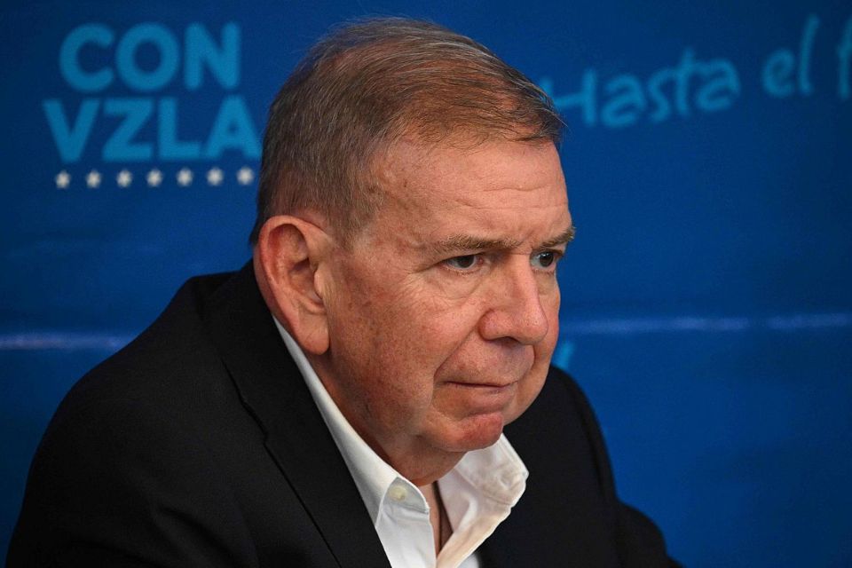 Edmundo González afirma que no recibió coacciones de España o su embajador para exiliarse