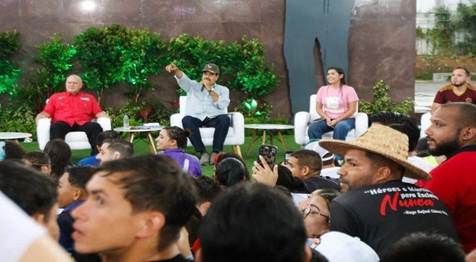 Edmundo González en Madrid disfruta lo que robó