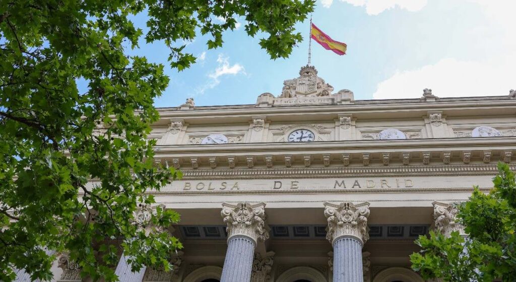 El Ibex 35 supera los 11.500 puntos, máximos de 2015, y vive su segunda mejor semana del año