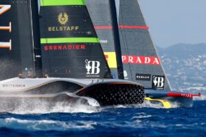 El Luna Rossa gana la sexta regata y vuelve a igualar la final ante el INEOS