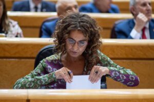 El PP acusa al Gobierno de "esconder la corrupción" del "hermanísimo" de Sánchez y Montero replica: "No hay caso"
