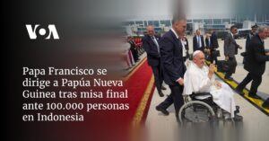 Papa Francisco se dirige a Papúa Nueva Guinea tras misa final ante 100.000 personas en Indonesia