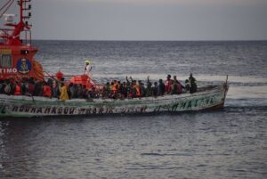 El TSJC suspende el acuerdo de Canarias para que las ONGs no recibieran menores migrantes sin su autorización