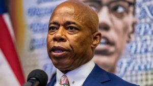 El alcalde de Nueva York, Eric Adams, fue acusado por un gran jurado federal en una investigación por corrupción - AlbertoNews