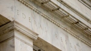 Enfriamiento de la inflación deja a la Fed en camino a una rebaja de tasas en septiembre