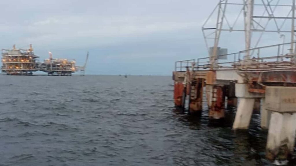 El hundimiento de una embarcación petrolera en Zulia