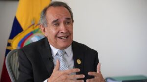 El ministro de Salud de Ecuador anticipa un repunte de dengue en un año ya con récord de infectados