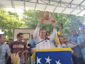 El tiempo en el bolsillo de Edmundo González