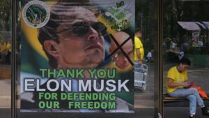 Cartel de agradecimiento a Elon Musk durante una manifestación convocada por partidarios del expresidente brasileño Jair Bolsonaro en Sao Paulo.