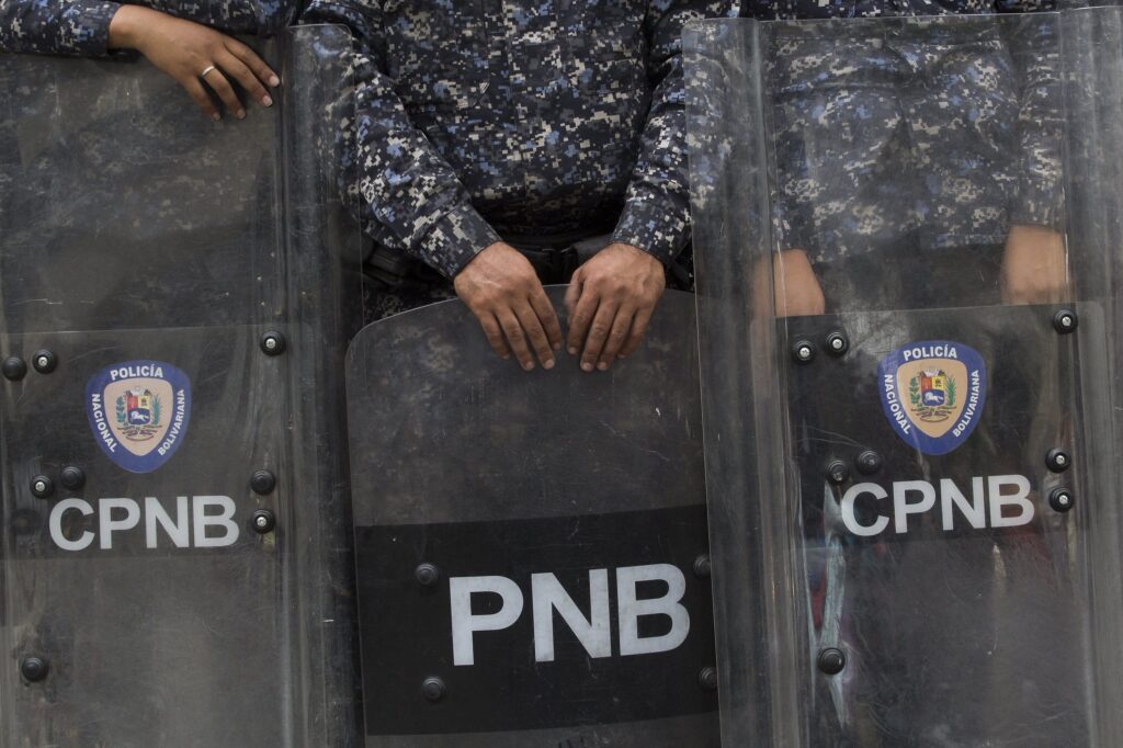 En libertad 40 adolescentes detenidos después del 28Jul