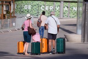 España alcanza la cifra más alta de turistas hasta julio rozando los 53,4 millones con un gasto de 71.100 millones