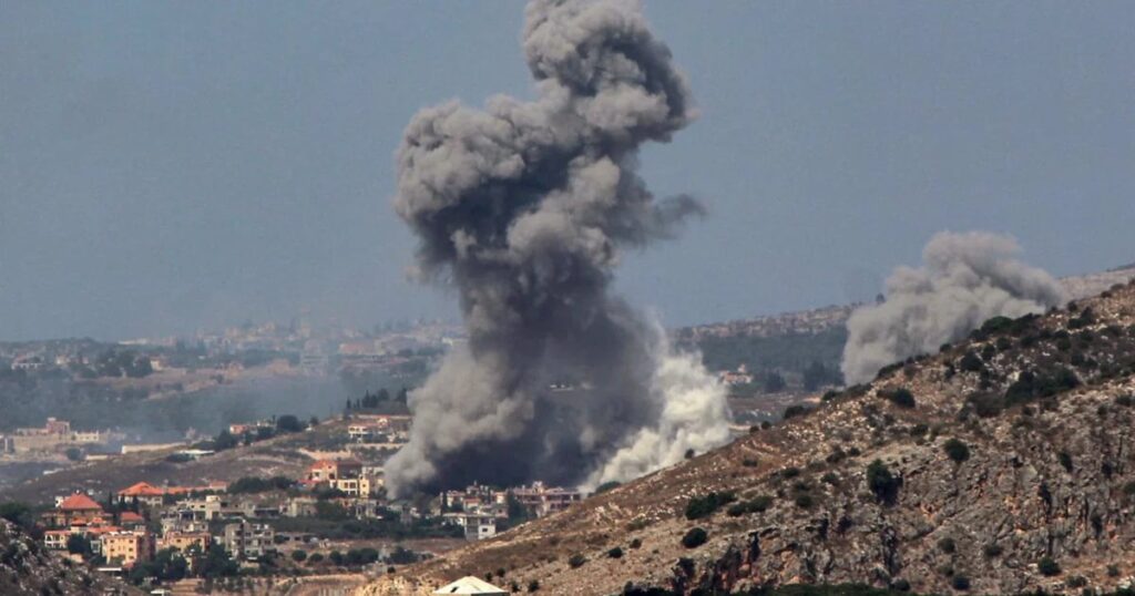 España condena los bombardeos israelíes en el sur de Líbano y llama a evitar la guerra "a toda costa"