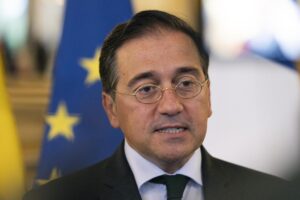 España niega negociaciones con Caracas y reclama a Maduro actas electorales