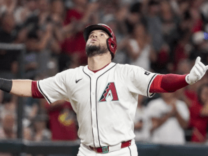 Eugenio con 30 HR por quinta vez en su carrera