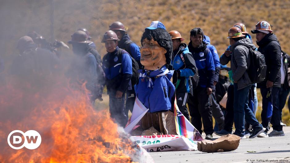 Evo Morales se retira de caminata contra Luis Arce – DW – 19/09/2024