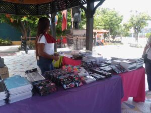 Expoferia escolar en el terminal de Catia la Mar