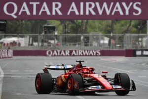 F1: Leclerc aprovecha la inercia de la victoria y logra la 'pole' en Bakú tras el batacazo de Norris y con Sainz tercero