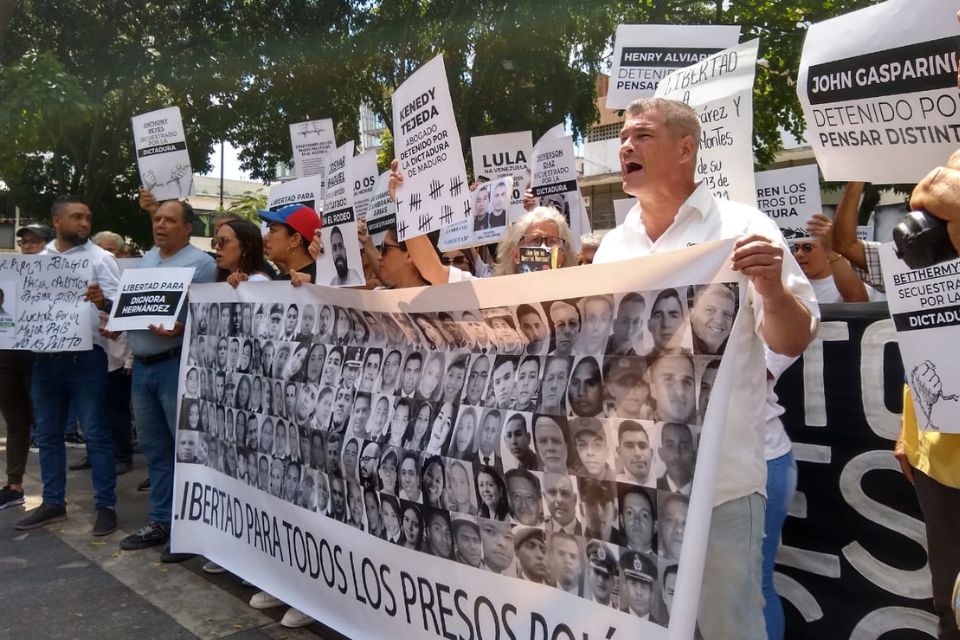 Familiares de presos políticos piden apoyo a Lula: Cada segundo de sus vidas es cercenado