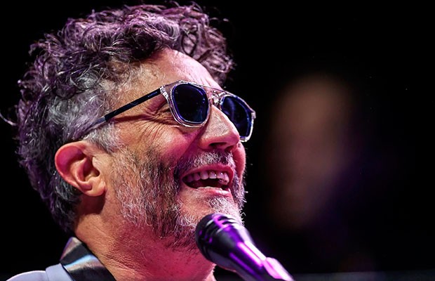 Fito Páez estará en 2025 en festival bogotano tras cancelar participación por fractura