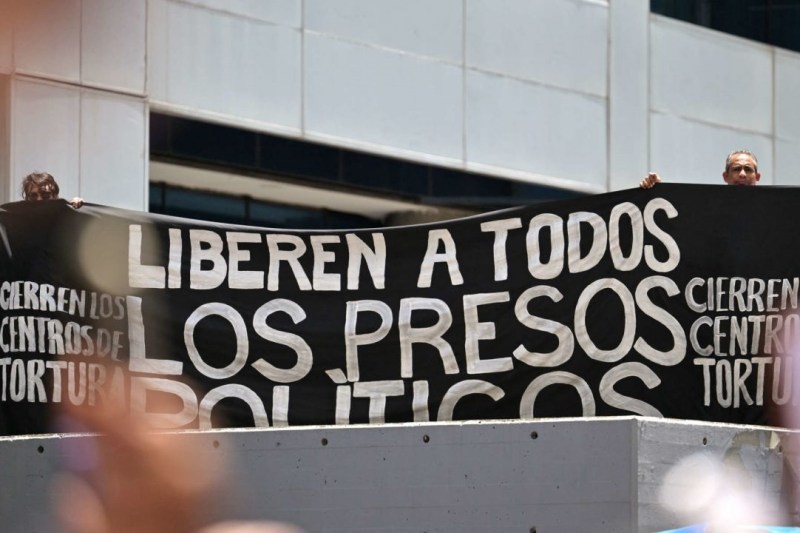 Foro Penal advierte sobre traslado de más de 100 detenidos de protestas poselectorales que estaban en la cárcel de Puente Ayala (+Videos)