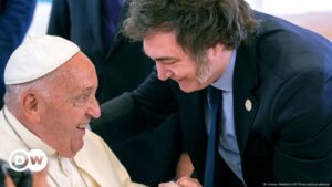Gobierno de Javier Milei "no comparte" las críticas del papa – DW – 21/09/2024