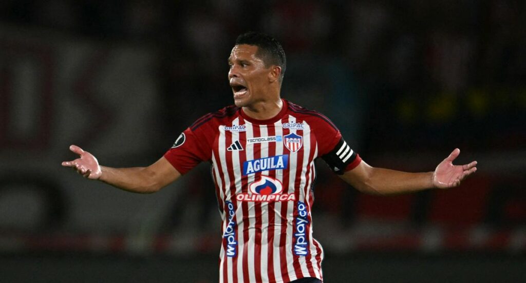 Hinchas del Junior, furiosos con Arturo Reyes y los jugadores del club
