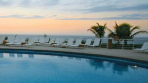 Hoteles reportan afectación por cierre de tres rutas aéreas