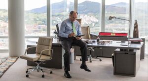 Iberdrola cierra la mayor emisión de deuda 'senior' de su historia