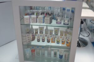 Inaugurado Beauty Kiosk de Dernier Cosmetics en El Recreo, Caracas