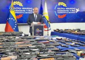 Incautan 400 fusiles que serían utilizados para “acciones desestabilizadoras” (+fotos)
