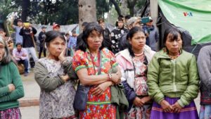 Indígenas embera desplazados por el conflicto regresan a sus hogares tras varios años en Bogotá