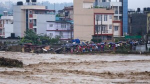 Inundaciones en Nepal causan 148 muertes y daños masivos