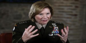 Jefa del Comando Sur aboga por salida diplomática en Venezuela
