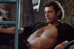 Jeff Goldblum sugirió un cambio en una escena de Jurassic Park y Spielberg le dio el visto bueno. El resultado fue una de las escenas más icónicas de la saga