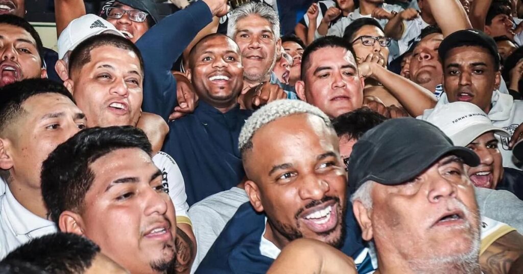 Jefferson Farfán cumplió su promesa por debut de Paolo Guerrero: el aliento desde ‘Comando Sur’ en Alianza Lima vs Mannucci