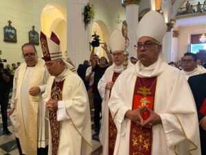 Jesús González de Zárate asumió como arzobispo de Valencia