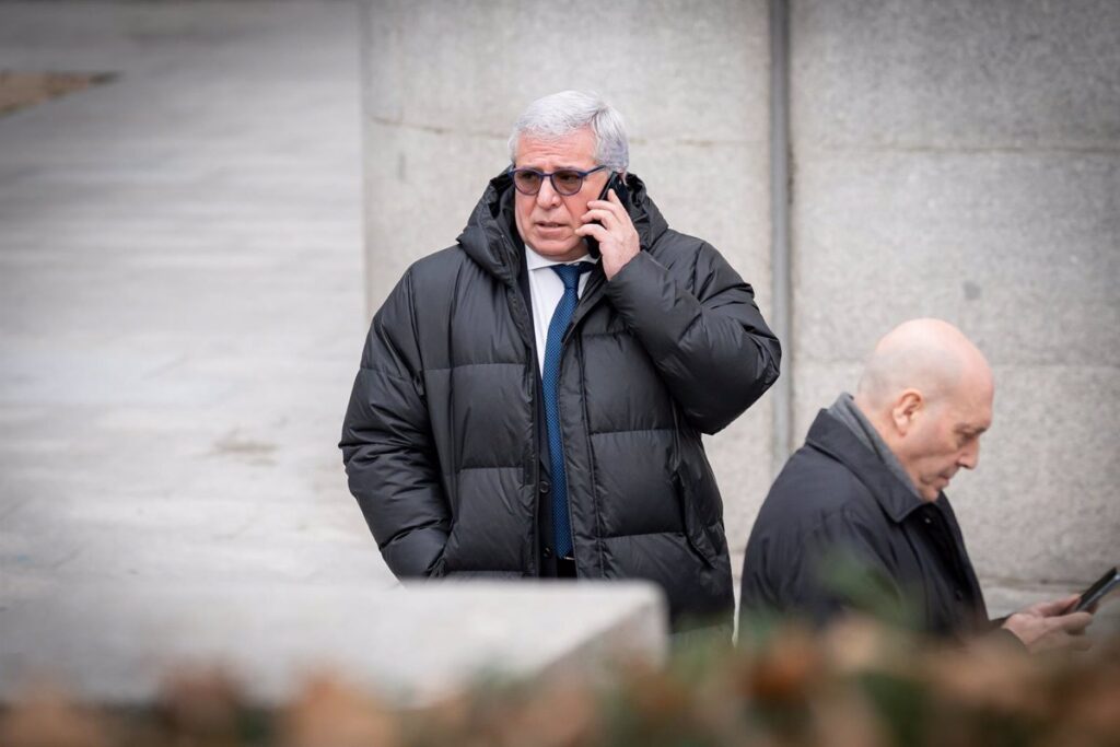 La Audiencia Nacional reduce más de dos años la condena al excomisario de Barajas por el 'caso Villarejo'