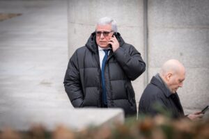 La Audiencia Nacional reduce más de dos años la condena al excomisario de Barajas por el 'caso Villarejo'