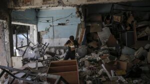 La UNRWA denuncia el asesinato de seis de su empleados en ataques israelíes en Nuseirat