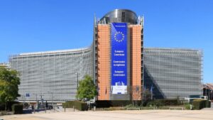 La Unión Europea celebró dos fallos judiciales contra Apple y Google por más de u$s15.000 millones