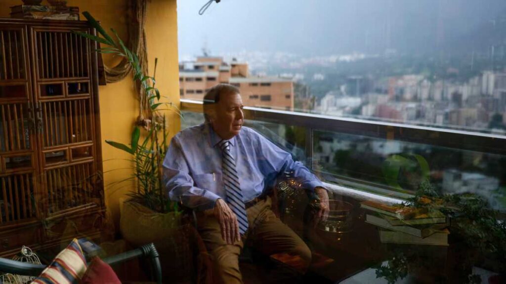"La figura del destierro de opositores regresó con nueva forma", dice Andrés Caleca en #ConLaLuz